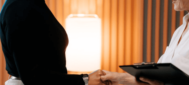 How I Made $20,000 as a Freelance Recruiter Story Poster Image